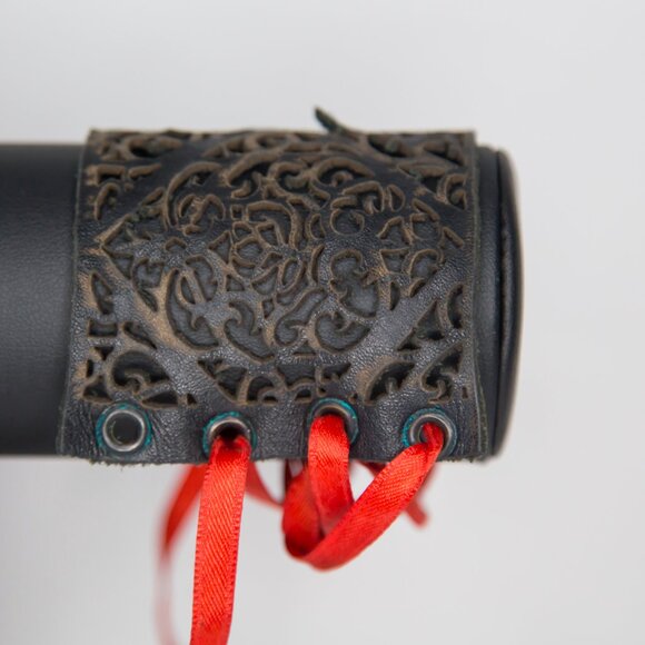 Vintage Laser Cut Black Leather Corset Wrist Cuff Bracelet - Picture 1 of 10